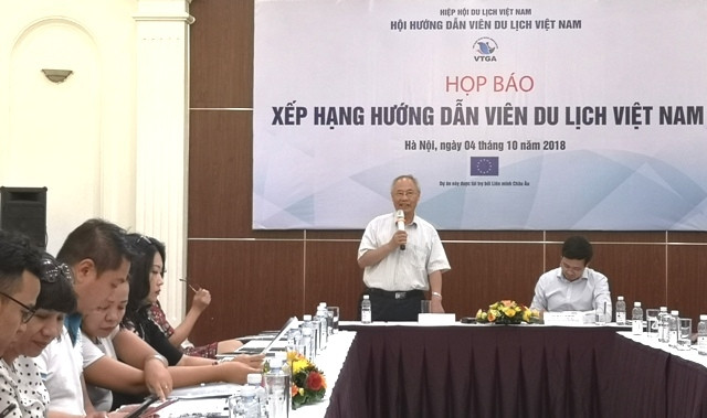  Ông Vũ Thế Bình, Phó Chủ tịch Thường trực Hiệp hội Du lịch Việt Nam phát biểu tại buổi họp báo.