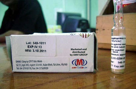 Hộp và lọ vắc-xin hết hạn sử dụng tiêm cho trẻ. (Ảnh: Internet)