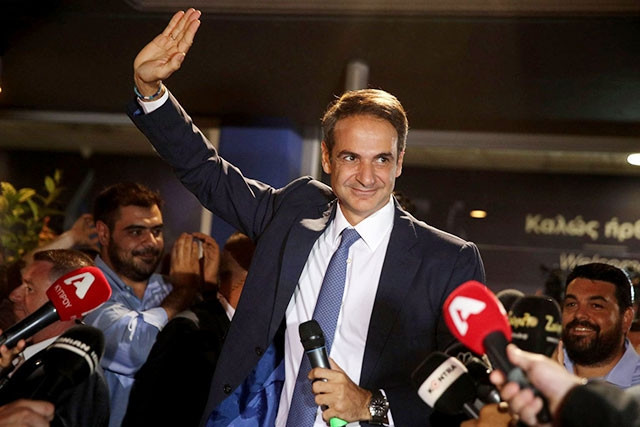 Thủ tướng đắc cử Hy Lạp K.Mít-xô-ta-kít phát biểu ý kiến sau khi kết quả bầu cử Quốc hội được công bố. Ảnh AP