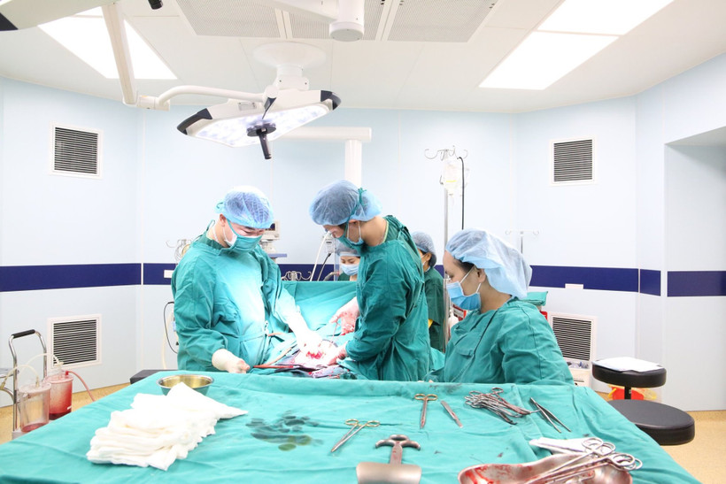 Cứu sống thai phụ vỡ tử cung tại vị trí sẹo mổ 