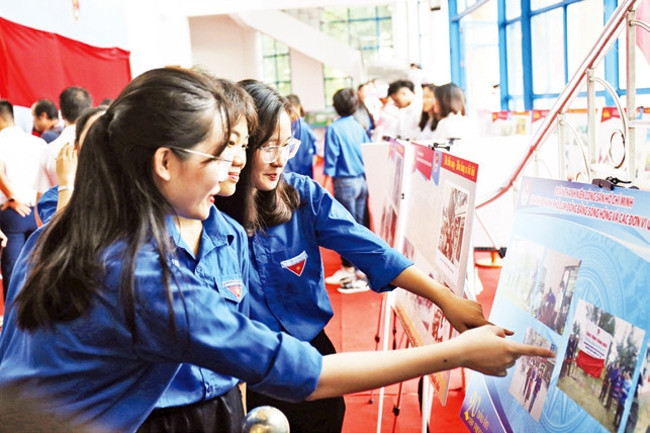 Các đại biểu tham dự Liên hoan Bí thư chi đoàn tiêu biểu làm theo lời Bác Cụm đồng bằng sông Hồng và các đơn vị quân đội năm 2019.