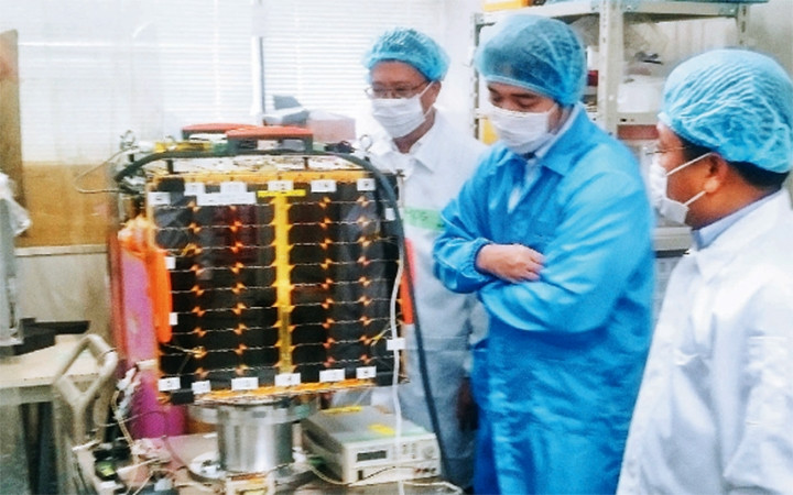Vệ tinh MicroDragon được lưu trữ tại Đại học Tokyo (Nhật Bản) chờ ngày phóng.