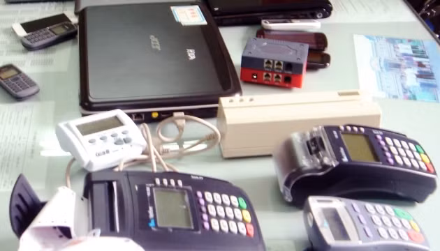 Nhóm “hacker đen” chiếm đoạt tiền tỷ ra tòa