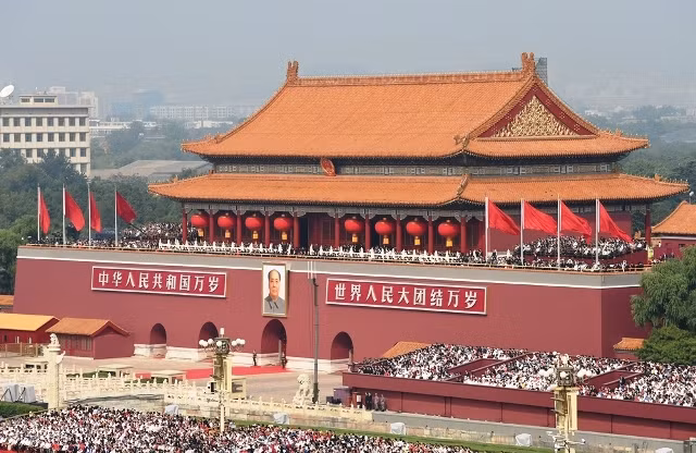Lễ kỷ niệm 70 năm Quốc khánh Trung Quốc được tổ chức tại Quảng trường Thiên An Môn, với sự tham gia của hàng chục nghìn người. (Ảnh: Tân Hoa xã)