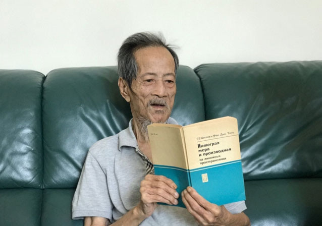 PGS, TS, Nhà giáo Nhân dân Phan Đức Chính.