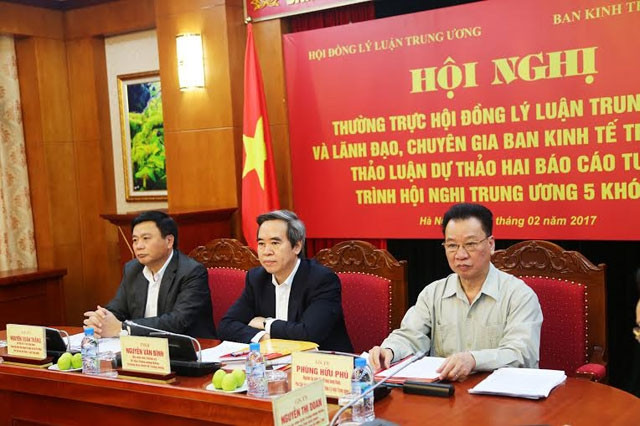 Các đồng chí lãnh đạo chủ trì Hội nghị.