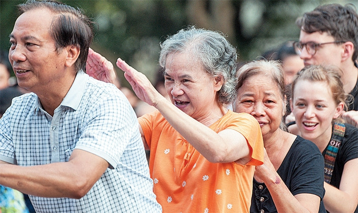 Phòng và điều trị đau mỏi vai gáy cổ, tê bì lạnh chân tay