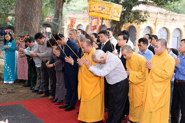 Lễ dâng hương tưởng niệm 991 năm ngày giỗ vua Lý Thái Tổ.