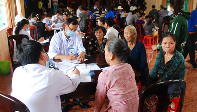 Nâng cao chất lượng khám chữa bệnh tuyến cơ sở cũng là một trong những giải pháp giảm chi phí tiền túi cho người dân.