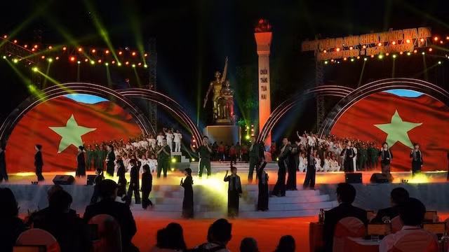 Chương trình nghệ thuật chào mừng kỷ niệm 60 năm Chiến thắng Tua Hai