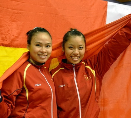 Lan Phương (trái) và Mỹ Duyên đã vượt khó để mang về tấm HCV quý giá cho kempo Việt Nam.