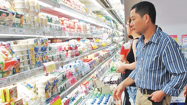 Doanh thu bán lẻ hàng hóa, dịch vụ đạt gần 1,4 triệu tỷ đồng