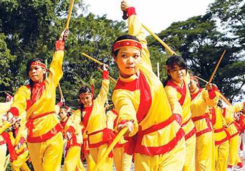 Biểu diễn võ cổ truyền tại Bảo tàng Quang Trung, huyện Tây Sơn (Bình Định). Ảnh: KHÔI NGUYÊN