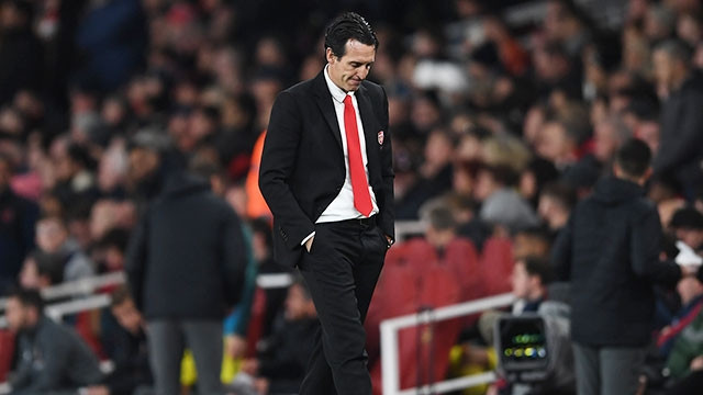 Phần lớn các cầu thủ đang không nghe Unai Emery, còn các CĐV thì phản đối.