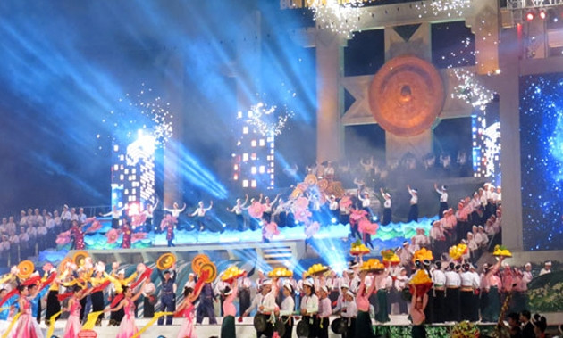 Nhiều nơi tổ chức lễ kỷ niệm hoành tráng, tốn kém. Ảnh minh họa.