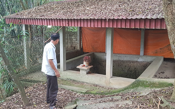 Công tác bảo quản Di chỉ khảo cổ thuộc văn hóa Phùng Nguyên (huyện Phù Ninh, tỉnh Phú Thọ) còn sơ sài. Ảnh: NGỌC LONG