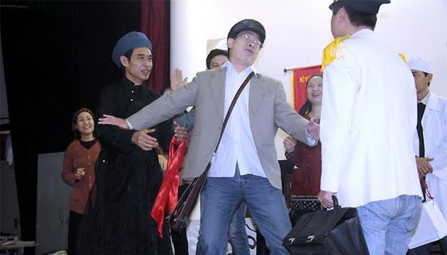 Một cảnh trong vở "Bệnh sĩ".