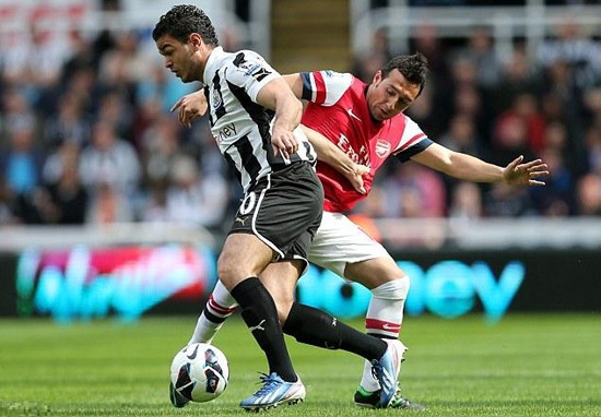 Dù vất vả, nhưng các cầu thủ Arsenal vẫn giành quyền dự Champions League.