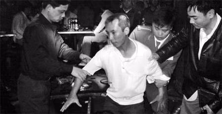 Kiểm tra các đối tượng trong động lắc.