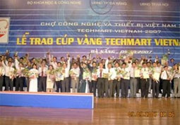72 thiết bị công nghệ đoạt
Cúp Vàng Techmart Vietnam 2007.