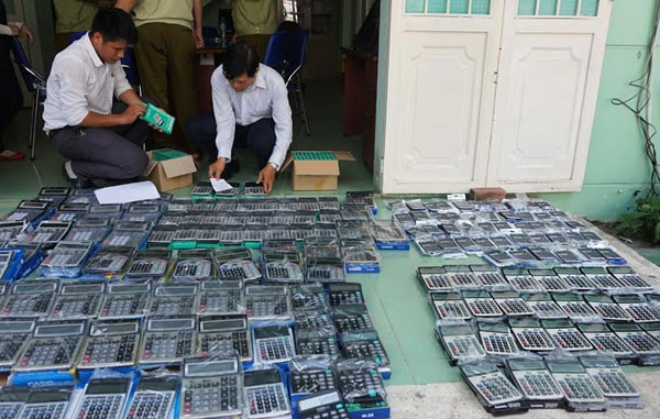 Gần 300 máy tính cá nhân Casio giả bị phát hiện.