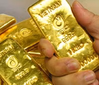 Thỏi vàng SJC một kg
được đúc trực tiếp bằng tay.