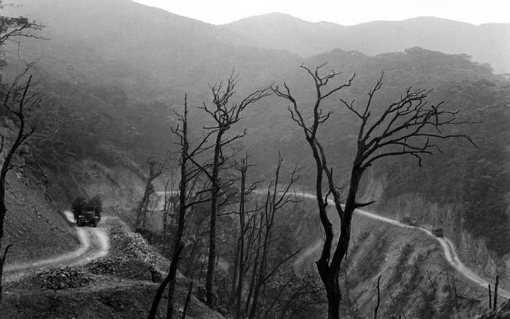 Người Mỹ coi những sự đau khổ của họ “bắt nguồn chủ yếu từ con đường mòn bất khả xâm phạm này”. Ảnh: văn bảo (TTXVN) 