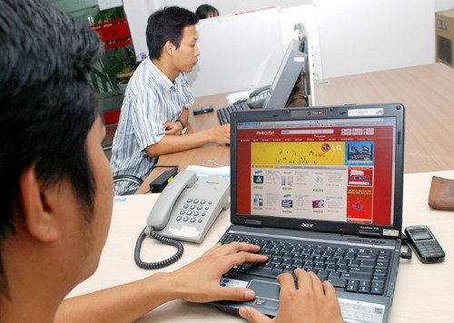 Các DN chú trọng xây dựng riêng cho mình kênh TMĐT kết hợp với kênh bán hàng offline truyền thống để gia tăng doanh thu.