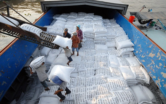 Xuất khẩu gạo ở đồng bằng sông Cửu Long. Ảnh: CÔNG HÂN