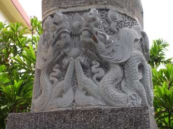 Chung quanh "Cột chùa Dạm" mới