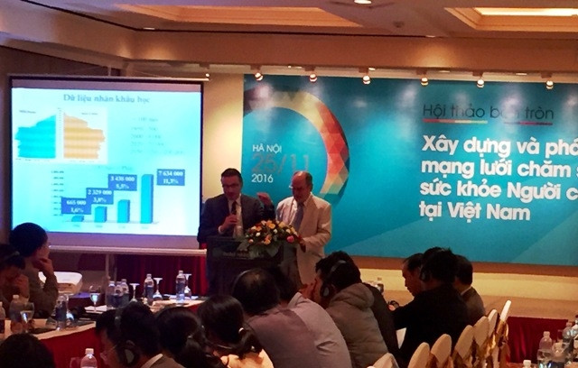 Xây dựng mạng lưới chăm sóc sức khỏe người cao tuổi tại Việt Nam