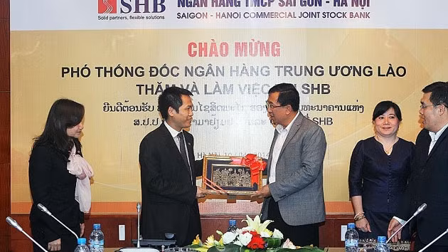 Chia sẻ kinh nghiệm xử lý nợ xấu giữa SHB và Ngân hàng T.Ư Lào