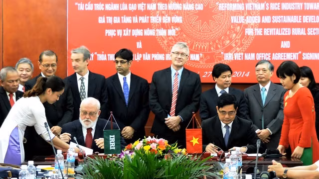 Ký Biên bản thỏa thuận thành lập Văn phòng quốc gia của Viện nghiên cứu lúa quốc tế tại Việt Nam
