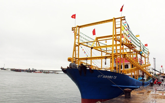 Một chiếc tàu vỏ thép đánh bắt cá của dòng họ Bùi.