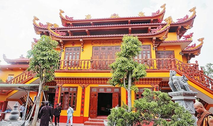 Hạng mục do sư trụ trì chùa Khúc Thủy xây mới gây khó khăn cho công tác xử lý.