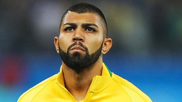 Gabriel Barbosa “giành” giải… Thùng rác vàng