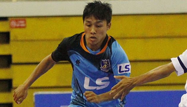 Tôn Thất Phi (ảnh) - một trong hai cầu thủ futsal bị treo giò đến hết giải đấu.