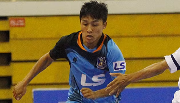 Tôn Thất Phi (ảnh) - một trong hai cầu thủ futsal bị treo giò đến hết giải đấu.
