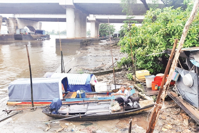 Một góc làng chài bên sông Sài Gòn. 