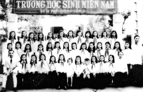 Lớp 3B Trường học sinh Miền Nam số 18 ở Hải Phòng (năm 1958). Ảnh tư liệu gia đình