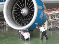 Bảo dưỡng định kỳ máy bay của VNA.