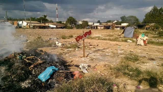 Chợ Hòa Bình nay đã giải tỏa trắng để chờ đầu tư từ nguồn xã hội hóa.