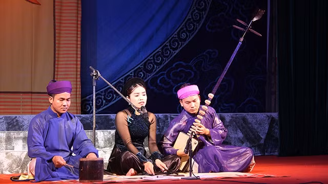 Một tiết mục biểu diễn của CLB Ca trù Bắc Giang.