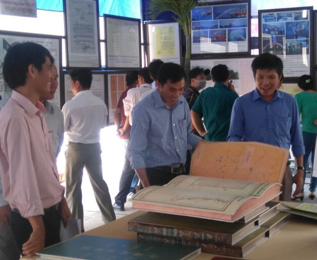 Triển lãm bản đồ và trưng bày tư liệu về Hoàng Sa, Trường Sa tại huyện ven biển Đông Hải – Bạc Liêu.
