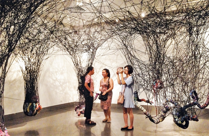 Triển lãm sắp đặt - điêu khắc Không gian bên trong, Hà Nội, 2016 của Nguyễn Duy Mạnh. Ảnh: AN TRUNG