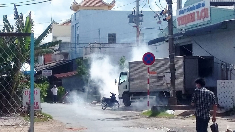 Khí độc phát tán từ Nhà máy nước đá Thịnh Lợi.