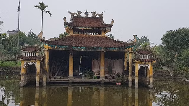 Thủy đình rối nước làng Rạch không được chăm lo, tu sửa.