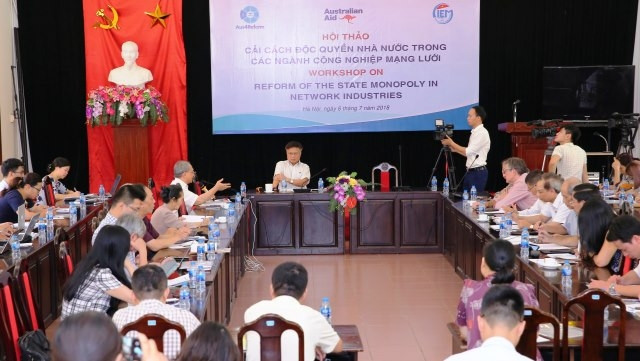 Hội thảo khoa học "Cải cách độc quyền Nhà nước trong các ngành công nghiệp mạng lưới". 