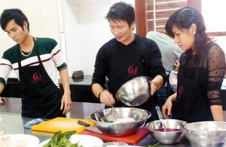 Nguyễn Phương Hải trong lần "biểu diễn" nấu ăn.