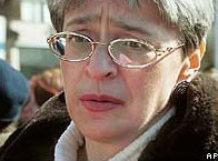 Nhà báo Anna Politkovskaya
bị sát hại khi vừa  rời căn hộ
của bà ở Moscow.